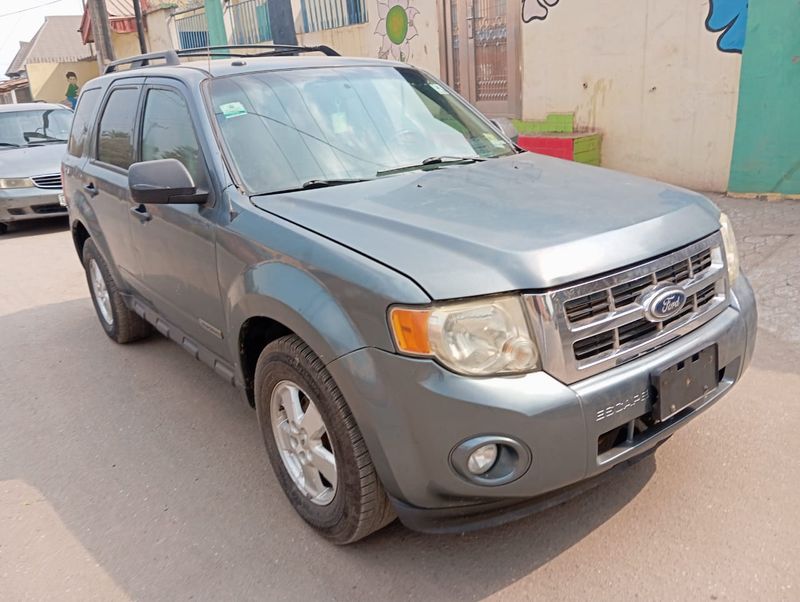 Thumbnail 10 of 2010 Ford Escape